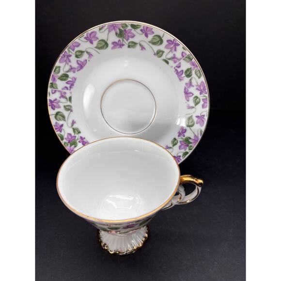Vintage Footed Teacup and Saucer Chintz, Violet Floral w/Gold Made in Japan - Picture 15 of 16
